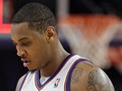 Carmelo Anthony z New York Knicks zklamaný z poráky.