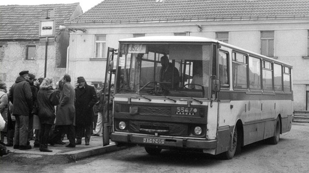 Pesn 11. ledna 1992 vyjely autobusy Praské integrované dopravy za hranice