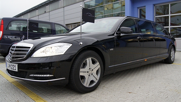 Mercedes-Benz S 600 Pullman Guard