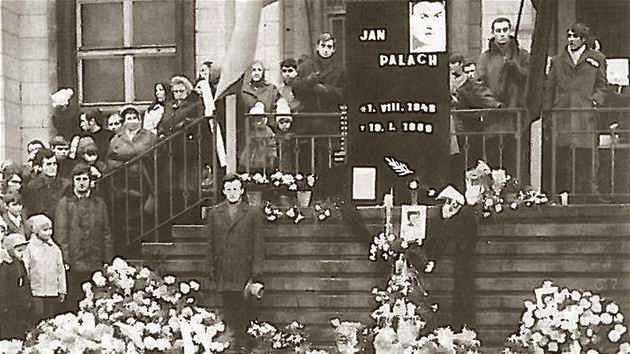 Tryzna za Jana Palacha na Mírovém námstí v Ústí nad Labem
