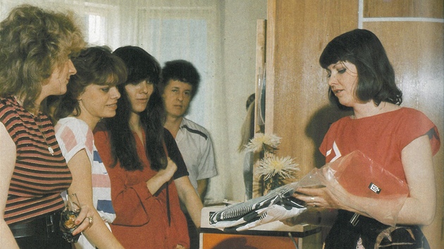 Nakupování v módním domu Ostravica v 80. letech.
