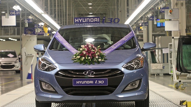 Noovick automobilka spustila vrobu novho modelu Hyundai i30. (17. ledna 2012)