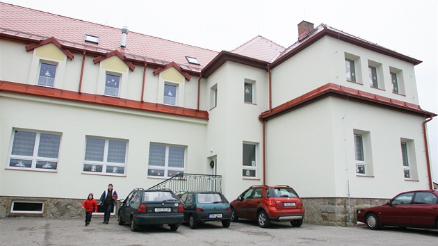 Základní a mate�ská �kola logopedická v Choustníkov� Hradi�ti