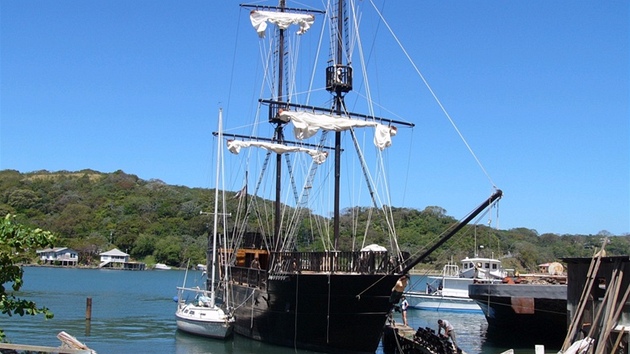 erná perla, vrná replika pirátské lodi, kterou Jií Máka postavil v