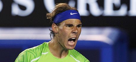 VAMOS! panlsk tenista Rafael Nadal se raduje pot, co sebral podn Federera