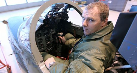 Piloti z letecké základny v Námti nad Oslavou znovu létají se strojem L-39 po