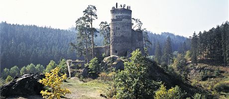 Malebná zícenina hradu Guttejn pitahuje u mnoho let trampy, turisty i