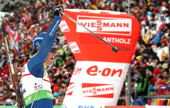 NEEKANÝ VÍTZ. Sprint v italské Anterselv ovládl véd Fredrik Lindström.