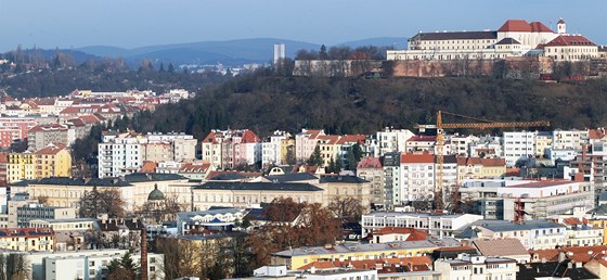 Pohled z mrakodrapu Tower B na dominantu jihomoravské metropole hrad Špilberk.