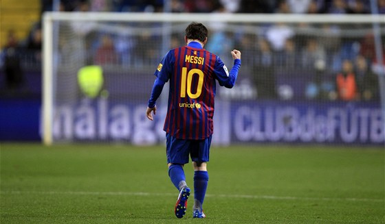Lionel Messi je ikonou Barcelony. Ped lety ovem mohl odejít do Realu Madrid.