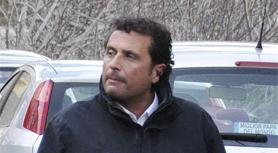 Kapitán lodi Costa Concordia Francesco Schettino na snímku ve svém rodném mst