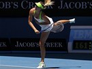 SERVIS. Ruská tenista Maria arapovová podává ve tvrtfinále Australian Open.