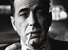 Humphrey Bogart se stal ikonou amerického filmu. Na jeho poh�bu se se�la...