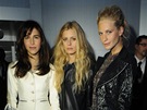 Krásné a vrné fanynky Karla Lagerfelda na pehlídce Chanel Haute Couture jaro...