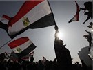 Egypané se v den výroí od zahájení protest shromaují na Tahríru u od rána