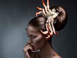 "The Queen Crab" Ozdobu do vlas a náramek tvoí krab, top je z plát