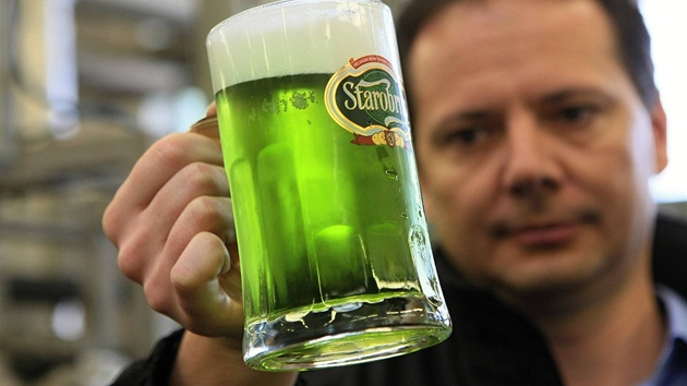 V pivovaru Starobrno zaalo stáení zeleného piva do sud, na snímku vrchní