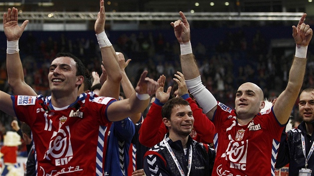 JSME V SEMIFINÁLE. Srbtí házenkái zdolali védsko a postup z osmifinálové