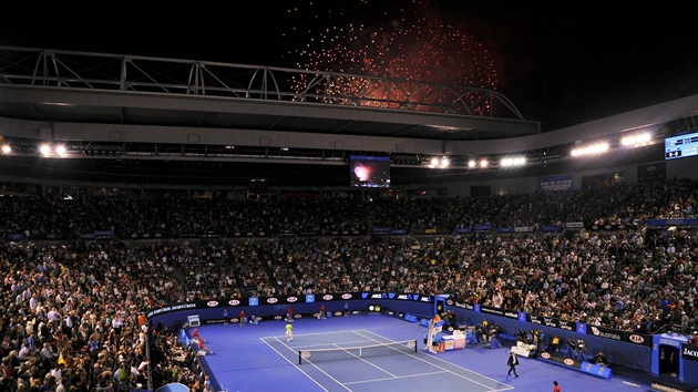 OHOSTROJ. V Melbourne probíhaly oslavy Dne Austrálie, pyrotechnická show