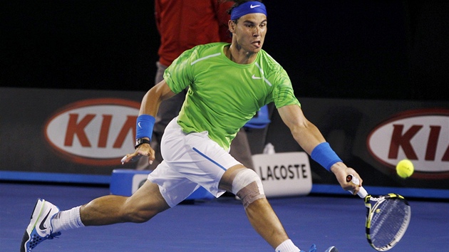 VŠECHNO MÁM. Španělský tenista Rafael Nadal v semifinále Australian Open oběhal