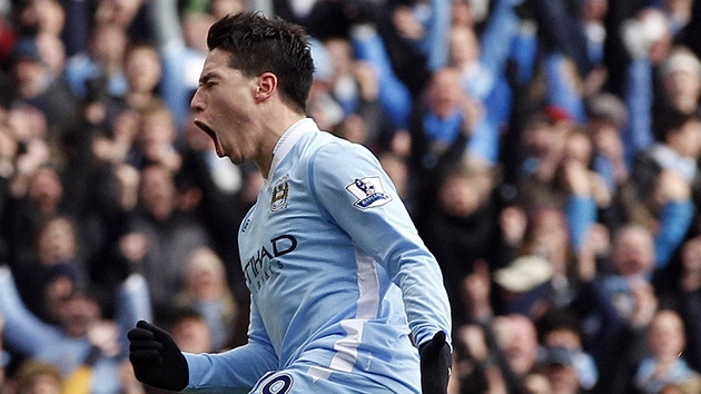 RADOST. Samir Nasri z Manchesteru City slaví první gól v síti Tottenhamu. 