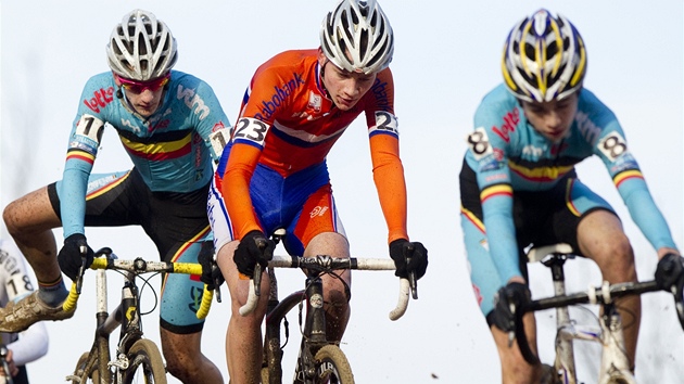 Nizozemský cyklokrosa Mathieu van der Poel na cest k juniorskému titulu