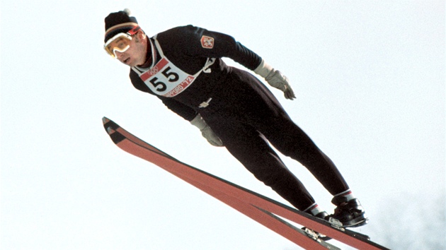 VZPOMÍNKA NA GRENOBLE 1968. eskosloventí sportovci na olympijských hrách, mezi nimi i zlatý skokan Jií Raka