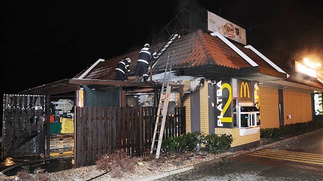 Prat hasii likviduj por restaurace na Evropsk td. (26. ledna 2012)