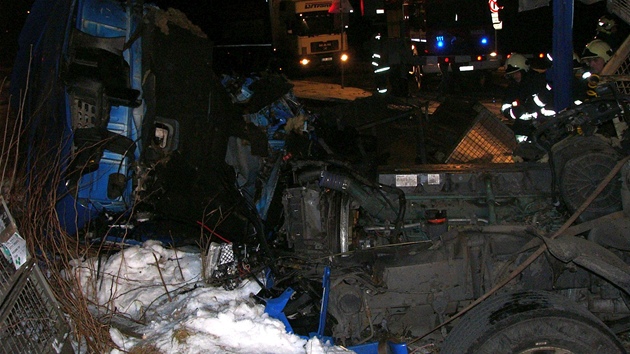 Sráka osobního motorového vlaku a nákladního auta na pejezdu u Valaského