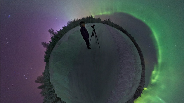 Snímek polární zá�e z ledna 2012 �véd Göran Strand nazval "Planeta Aurora"