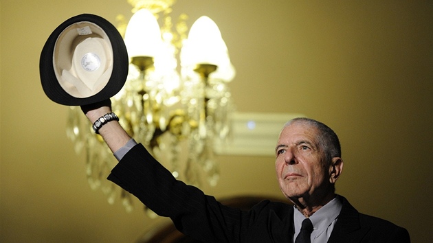 Leonard Cohen převzal 19. října 2011 ve Španělsku Cenu prince asturského