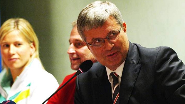 Miroslav Jansta (vpravo) na tiskové konferenci ped mistrovstvím svta