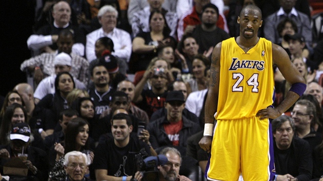 Kobe Bryant z LA Lakers po porce v Miami.