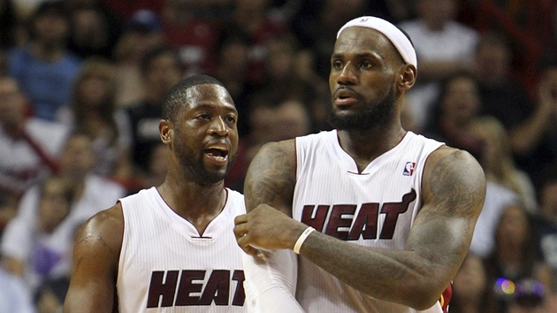 ZNOVU SPOLU. Dwyane Wade (vlevo) a LeBron James z Miami Heat.