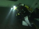 Potápi pátrají v útrobách lodi Costa Concordia (31. ledna 2011)