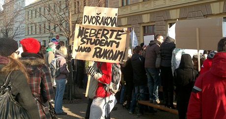 Protesty student plzeské právnické fakulty.