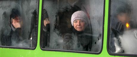 Podle Zdeka Suchana, editele spolenosti Autobusy Karlovy Vary, me dopravci zavedení autobus na zavolání uetit desetitisíce korun ron. (Ilustraní snímek)