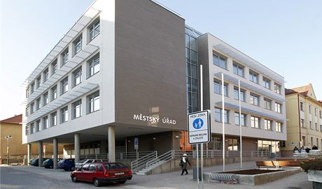 Nová budova Mstského úadu v Peloui