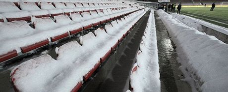 Pár hodin ped pedloským pohárovým duelem Sparta - CSKA Moskva zasypal Letnou sníh a poadatelé mli spoustu práce, aby hit stihli pipravit.