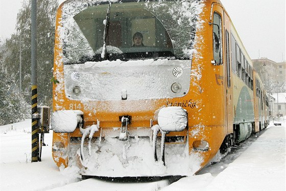 Vlaky by znovu mohly jezdit na trati Hanušovice na Šumpersku - Dolní Lipka a mezizi Dzbelem na Prostějovsku a Chornicemi v Pardubickém kraji. (Ilustrační snímek)