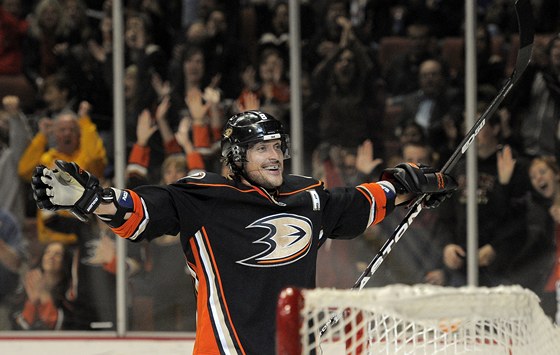 U HO SKORO MÁM. Teemu Selänne svj Anaheim proti Columbusu k výhe nedovedl,...