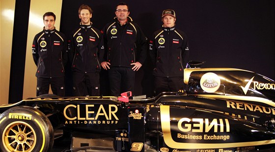 Pedstavení vozu formule 1 Lotus pro sezonu 2012. Zleva: Testovací jezdec