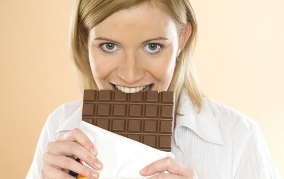 Spíš než čokoláda mohou za akné hormony (ilustrační snímek)