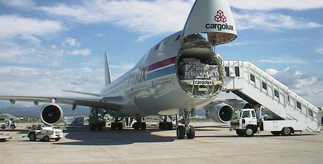 Načapali jsme otesánka, který se velkého sousta nezalekne. Boeing 747-400F