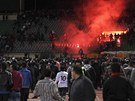 Egyptská fotbalová liga zaila nevídané násilí. Pi násilnostech na stadionu v