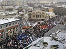 Desetitisíce Rus se v sobotu selo v centru Moskvy na protest proti premiérovi
