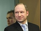 Anders Behring Breivik u soudu, který rozhoduje o jeho prodlouení vazby. (6.