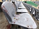 Zkrvavené sedadlo v hlediti fotbalového stadionu v egyptském Port Saídu. (2.