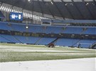 SNH MUS PRY. Poadatel na Etihad Stadium odklzej snh ped utknm