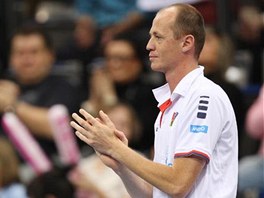 POTLESK. Petr Pála m�l v utkání Ivety Bene�ové d�vod ke spokojenosti.